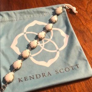 Silver Brynn bracelet in white